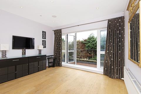 4 bedroom house to rent, Cottenham Park Road, SW20