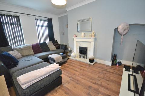 2 bedroom flat for sale, Barnsley Buildings, Hull HU8