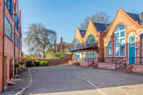 9 The Ropery, Lincoln, LN1 1EL
