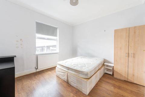 Studio to rent, London Road, Wembley, HA9