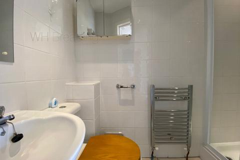 Studio to rent, Bramshaw Road, Canterbury CT2