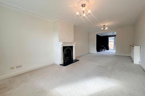 4 bedroom detached house to rent, Newark Road, Southwell NG25