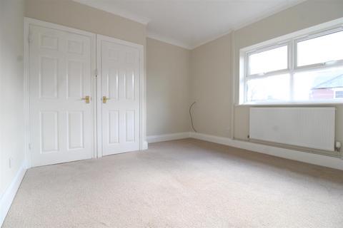 2 bedroom flat to rent, Whitby Avenue, York