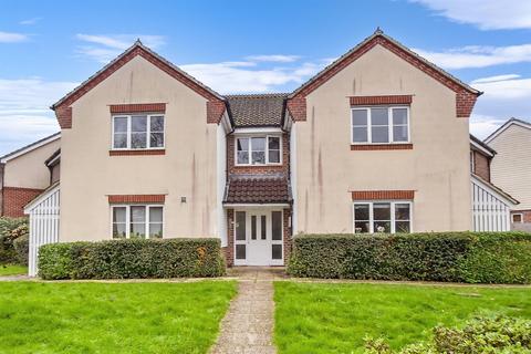 2 bedroom flat for sale, Deer Way, Horsham, West Sussex