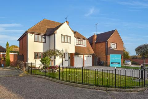 5 bedroom detached house for sale, Sharnbrook, North Shoebury, Shoeburyness, Essex, SS3