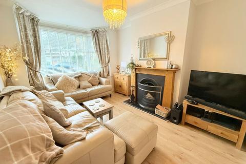 3 bedroom semi-detached house for sale, Stanway Road, Shirley