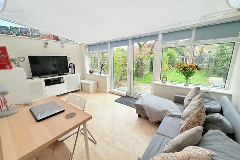 3 bedroom semi-detached house for sale, Stanway Road, Shirley