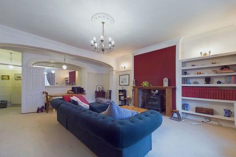 1 bedroom ground floor flat for sale, The Square, Worthing BN14