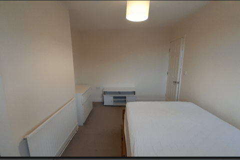 1 bedroom in a house share to rent, Castleford, WF10