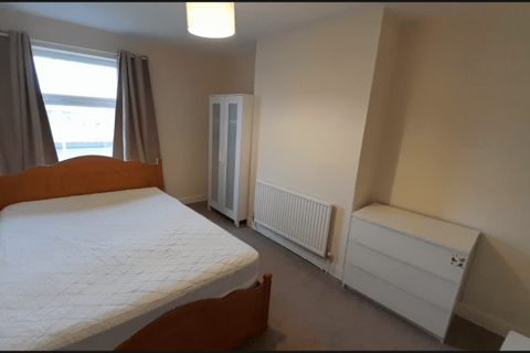 1 bedroom in a house share to rent, Castleford, WF10