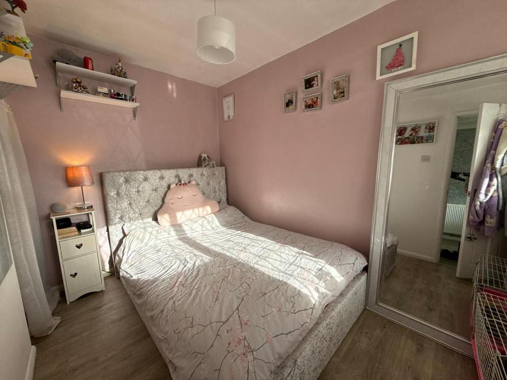 Reception Room / Additional Bedroom