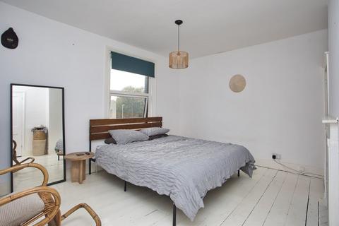 7 East Cliff, Folkestone, CT19 6BU