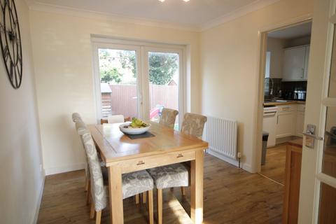 3 bedroom end of terrace house for sale, Wellington Close, Newbury, RG14