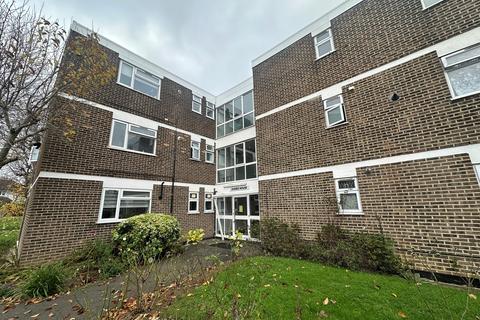 1 bedroom flat to rent, Stratton Close, Edgware, HA8