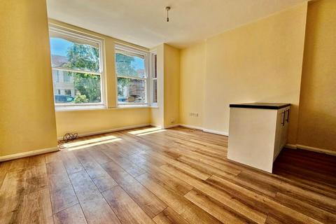 1 bedroom flat to rent, Cowper Road, Worthing