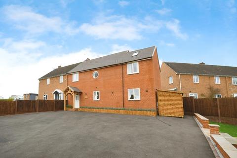 3 bedroom semi-detached house for sale, Common Lane, Cutthorpe, Chesterfield, S42 7AN