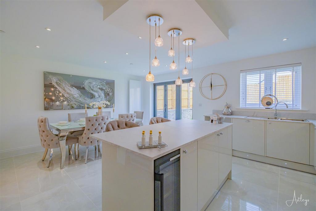 Open Plan Kitchen/Dining Room