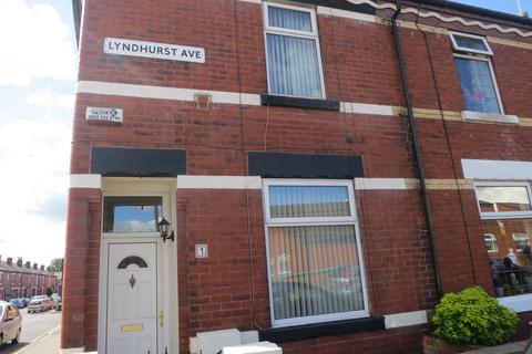 2 bedroom end of terrace house to rent, Lyndhurst Avenue, Denton