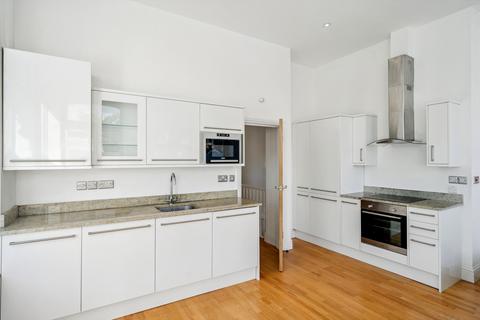 2 bedroom flat to rent, Carpenters Arms Apartments, Welsford Street, London, SE1