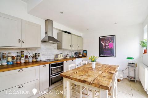 2 bedroom flat to rent, Lordship Park, London, N16