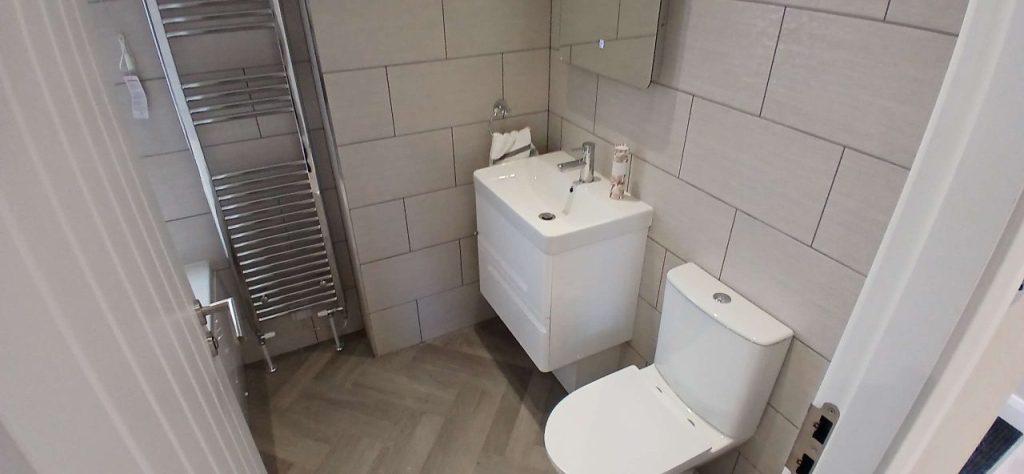Bathroom.2.jpg