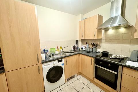 2 bedroom flat to rent, Monkstone Court, Rumney,