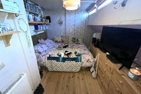 3 bedroom mobile home for sale, Standard Quay, Faversham, Kent