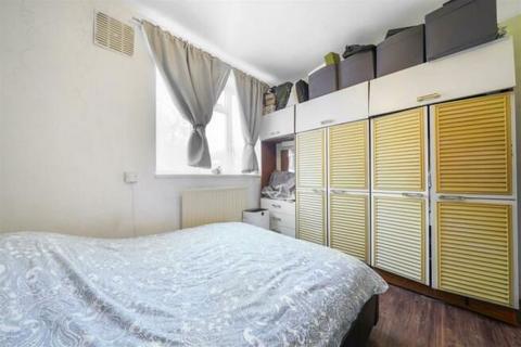 2 bedroom flat for sale, Devonshire Road, London, Greater London, W4 2AP