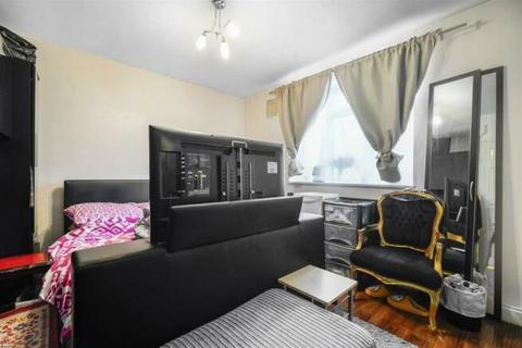 2 bedroom apartment for sale, Devonshire Road, London, Greater London, W4 2AP