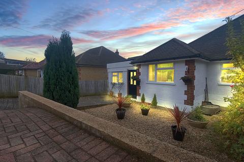 3 bedroom semi-detached bungalow for sale, Auckland Road, Caterham CR3