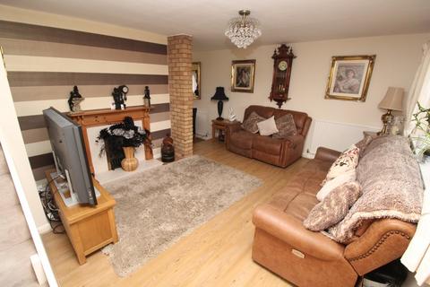 3 bedroom semi-detached house for sale, Gwendoline Drive, Leicester LE8