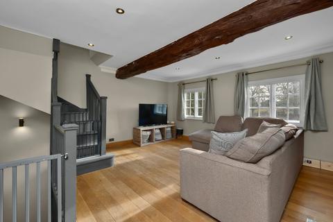 undefined, Hampton Court Road, East Molesey, Surrey, KT8
