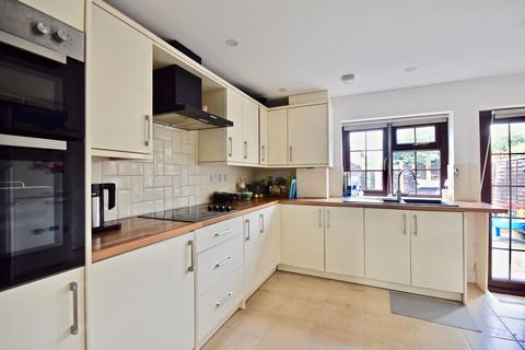 3 bedroom terraced house for sale, Oak Road, Leatherhead KT22