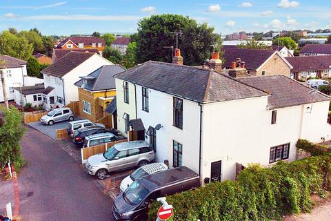 3 bedroom terraced house for sale, Oak Road, Leatherhead KT22