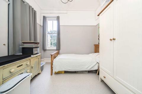 2 bedroom flat for sale, Anson Road, London N7