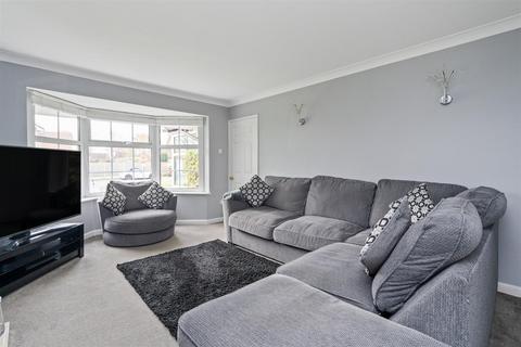 4 bedroom detached house for sale, Maybridge Drive, Hillfield