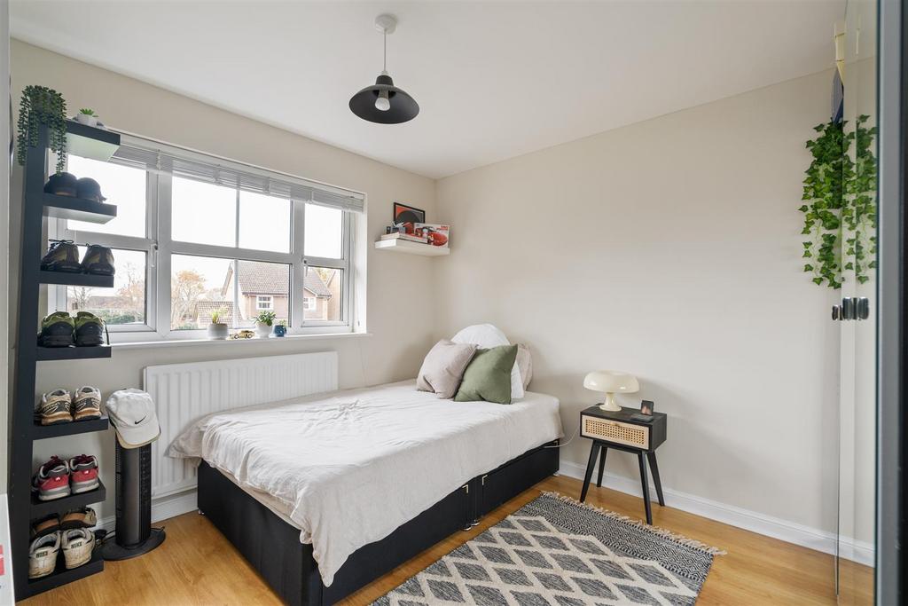 16 Maybridge Drive, Hillfield, B91 3 NE DMS3011 6.j