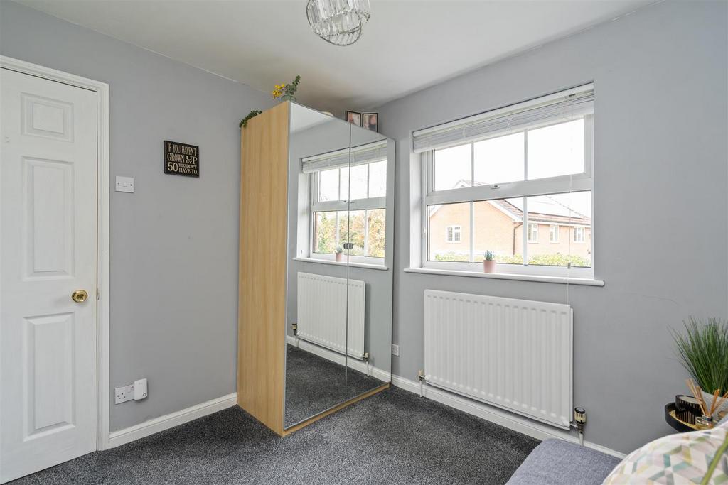16 Maybridge Drive, Hillfield, B91 3 NE DMS3011 5.j