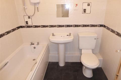 1 bedroom flat to rent, Elmfield Court, Davenport SK3