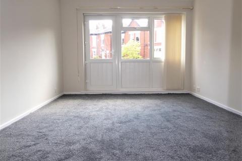 1 bedroom flat to rent, Elmfield Court, Davenport SK3