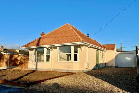 2 bedroom detached bungalow for sale, Beatrice Road, Walton on the Naze, CO14