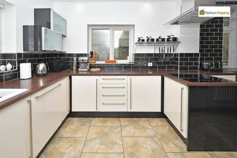 3 bedroom cottage for sale, Gravelly Bank, Stoke-On-Trent ST3