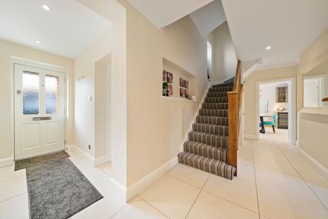 4 bedroom detached house for sale, Common Road, Claygate, KT10