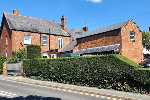 4 bedroom detached house for sale, Spa Lane, Hinckley