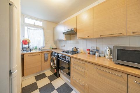 4 bedroom end of terrace house to rent, Honiton Gardens, Gibbon Road London SE15