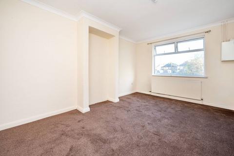 1 bedroom flat to rent, Chessington Parade, Chessington, KT9