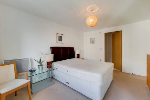 2 bedroom flat to rent, Primrose Place, Isleworth, TW7