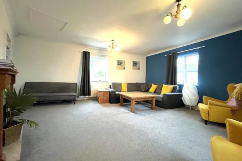 2 bedroom apartment to rent, Mill Road, CM9