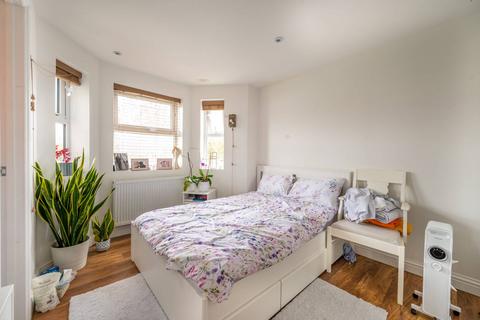 4 bedroom semi-detached house for sale, Romany Gardens, Walthamstow, London, E17