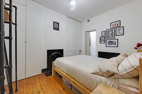 2 bedroom flat for sale, Elderton Road, London